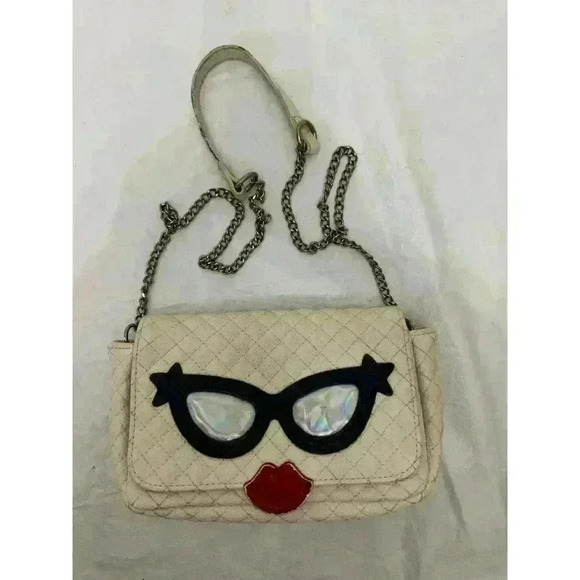 Charming Charlie Red Lips Sunglasses Face Crossbody Chain Handbag - Picture 8 of 9